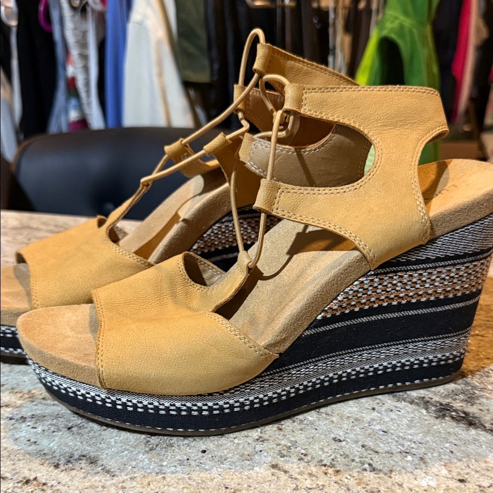 Stylish Tan Wedge Sandals lucky brand